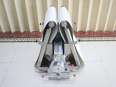 Тестораскаточная машина настольная