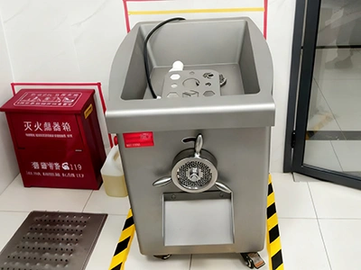 Электрическая мясорубка