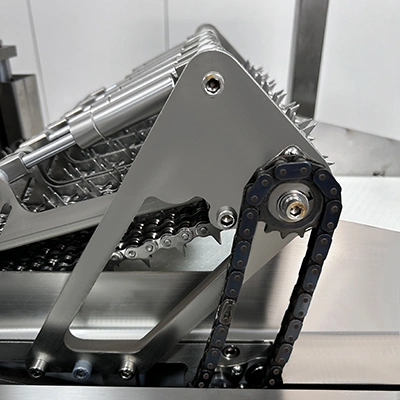 Машина для нарезки замороженного мяса на кубики