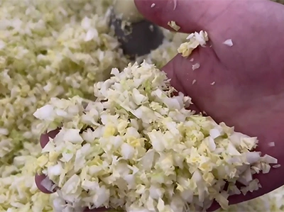 Результат измельчения овощей куттером CNMY